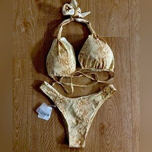 Monday Swimwear Tulum Top Size L/V and Byron Bottom Size M